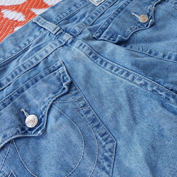 True Religion Cut-Off Jeans Shorts Men sz 36 Medium Fade - Picture 8 of 9